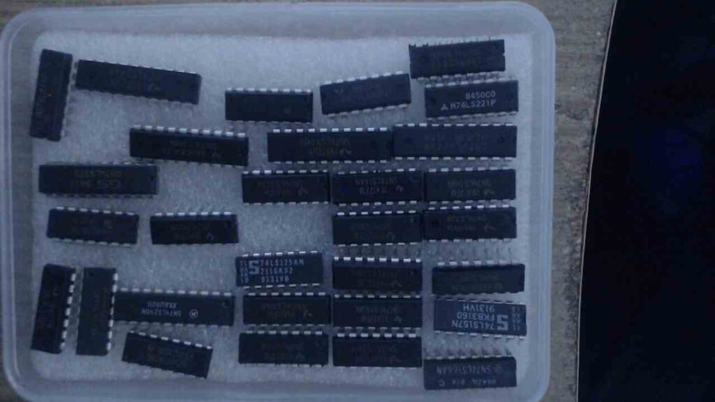 30PCS 74LSxx Series NAND Gates Logic IC Ki